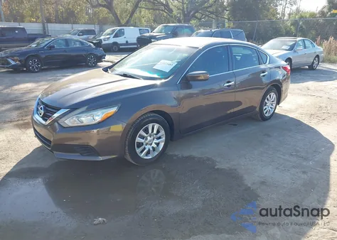 2016 Nissan Altima 2.5 z USA, uszkodzony, nr VIN 1N4AL3AP1GC197493